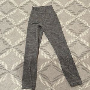 Lululemon align crop 23” size 0 grey/black gently worn